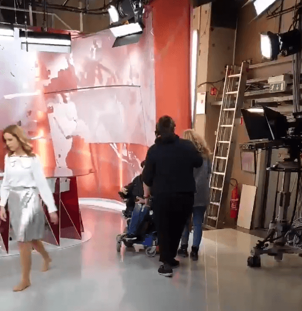 VIDEO: Tega šokantnega posnetka niste videli po TV! To je astrologinja povedala invalidu, ko so bile kamere ugasnjene