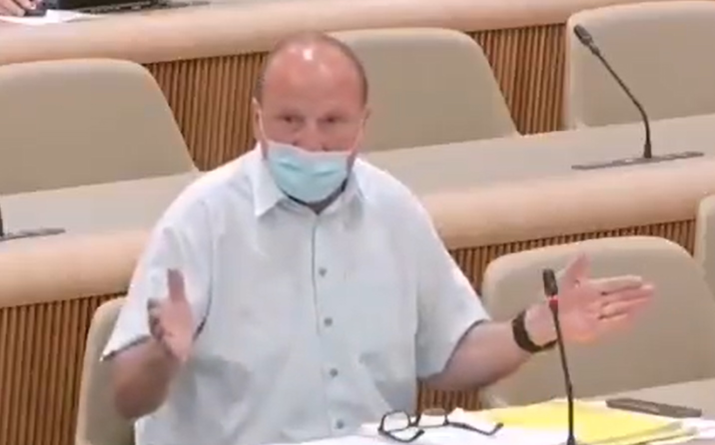 VIDEO: Ko je Kordiš omenil Tita, so se v parlamentu začeli smejati