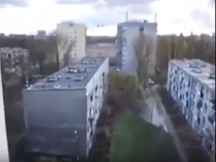 VIDEO: Ne boste verjeli, kaj je počel! Ko Italijanu med samoizolacijo poči film