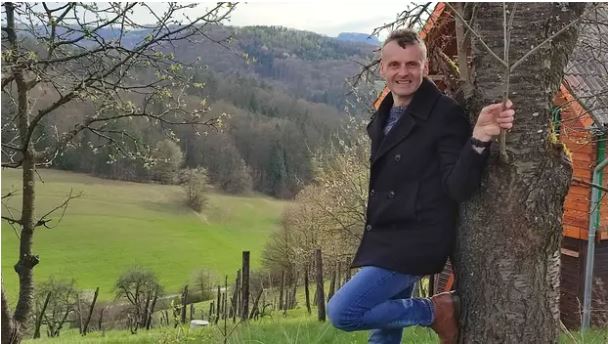 V hrvaškem šovu Ljubav je na selu bo ljubezen iskal tudi znani Slovenec