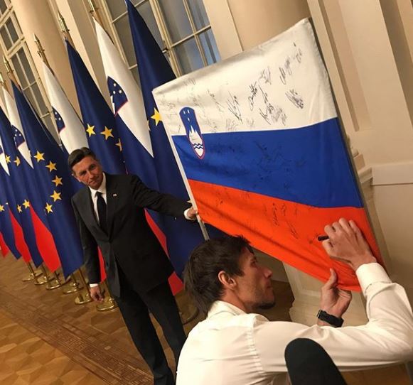 Zaslužil si je! Ste videli, kaj je Pahor v znak hvaležnosti poklonil Robertu Kranjcu