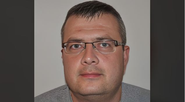 Zaposleni, ki je bil na bolniški 15 let, tožil podjetje, ker mu niso dali povišice