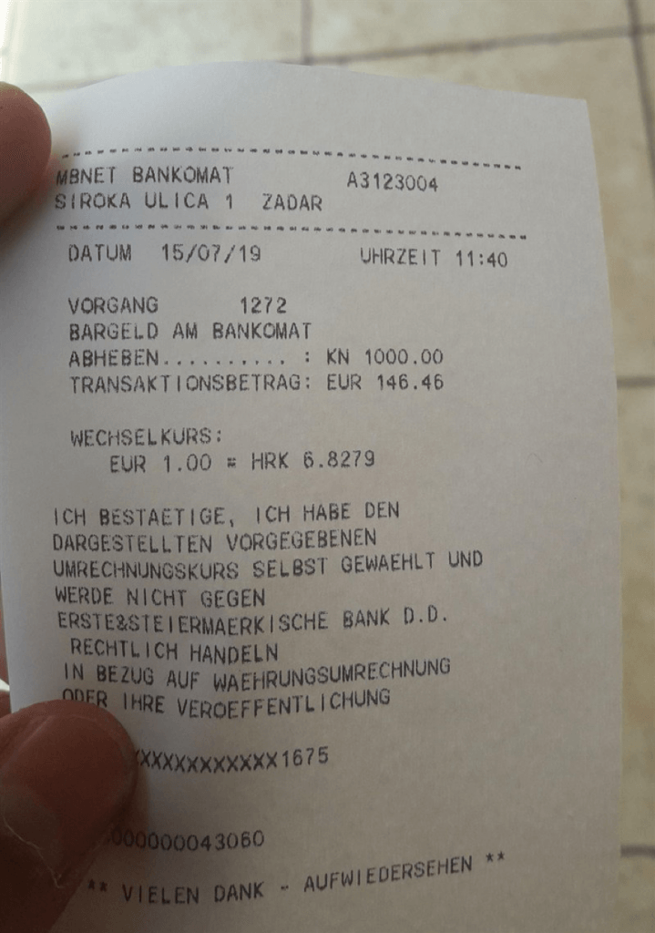 Na bankomatu v priljubljenem dopustniškem kraju Slovencev dvignil denar! Toliko mu je pobralo ...