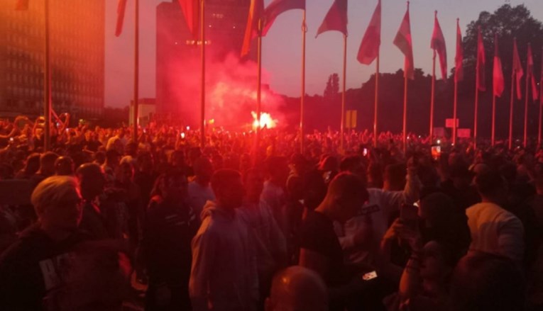 Po kaosu v Ljubljani se je oglasila Saša Lendero: Protesti so bili mirni, izgredi pa nastavljeni