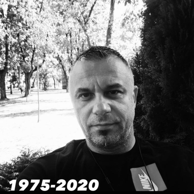 ŠOKANTNO! Zaradi korone umrl član priljubljene glasbene skupine