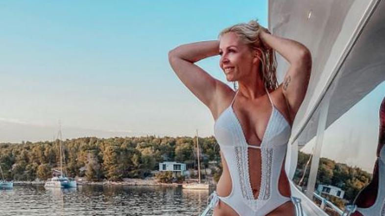 Špela Grošelj in Domen Kumer končala v postelji, fotografija je dokaz