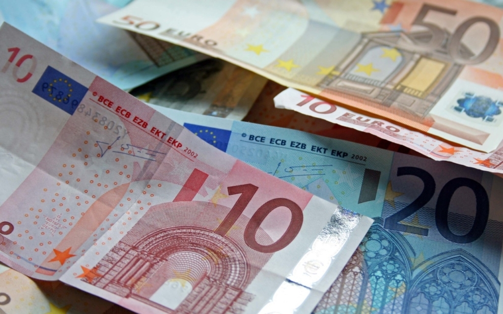 Upokojenci, na vaš račun prihaja višja pokojnina – preverite, koliko več boste prejeli
