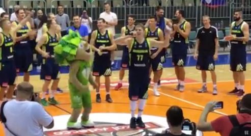 VIDEO: Dončić v Mariboru pel, Dragić okrcal soigralce