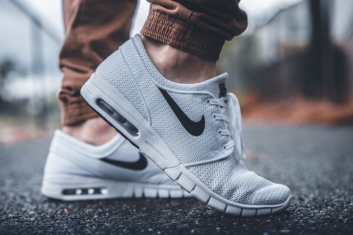 Napaka pri pretvorbi v evre! Sedaj kupci razočarani, Nike preklical naročila izdelkov