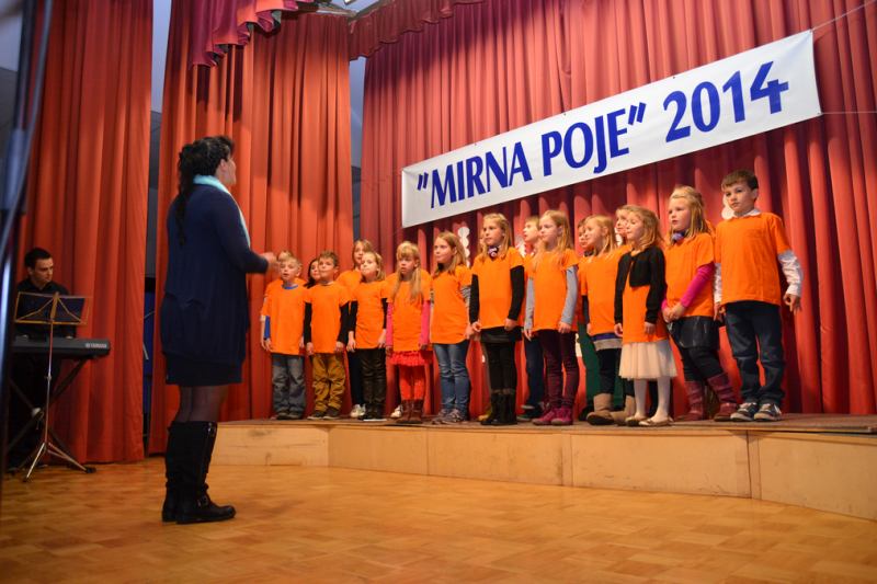FOTO: 8. Mirna poje