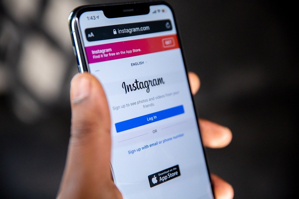Uporabniki se pritožujejo: Facebook in Instagram spet ne delujeta, prav tako WhatsApp in Messenger