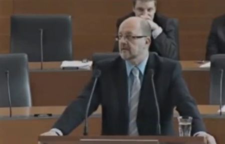 VIDEO: Jelinčič znova dokazal, kako rad ima Hrvate