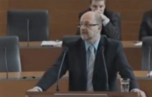 VIDEO: Jelinčič znova dokazal, kako rad ima Hrvate