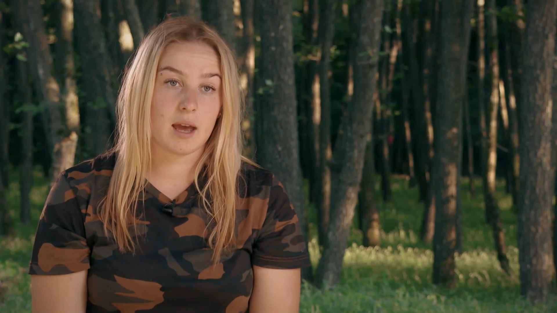 Neprepoznavna Romana iz Kmetije šokirala sledilce: odpela je srajčko in jih dala na plano
