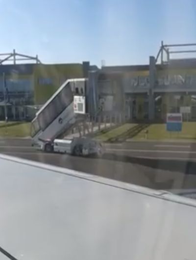 VIDEO: Velike težave letala, NK Maribor na pot šele ob 18.20