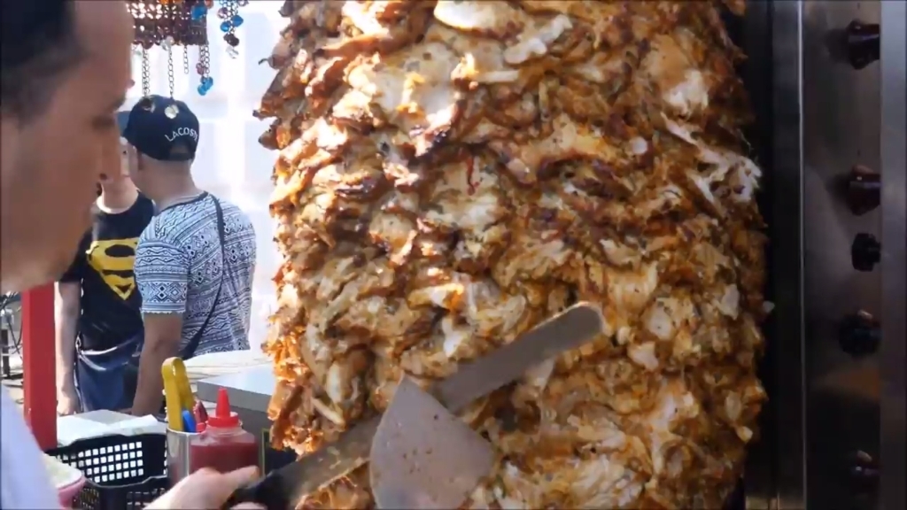 Okuženo meso v kebabih je tudi v naših koncih! Preverite, kje v Posavju in na Dolenjskem
