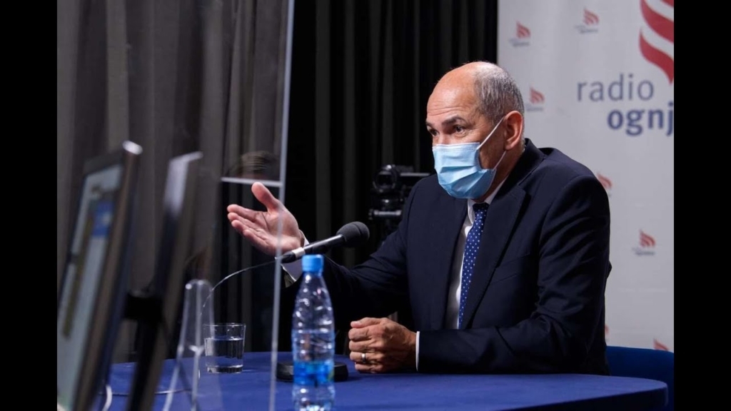 Poglejte, kam se je na dopust v nasprotju z mnogimi odpravil Janez Janša (FOTO)