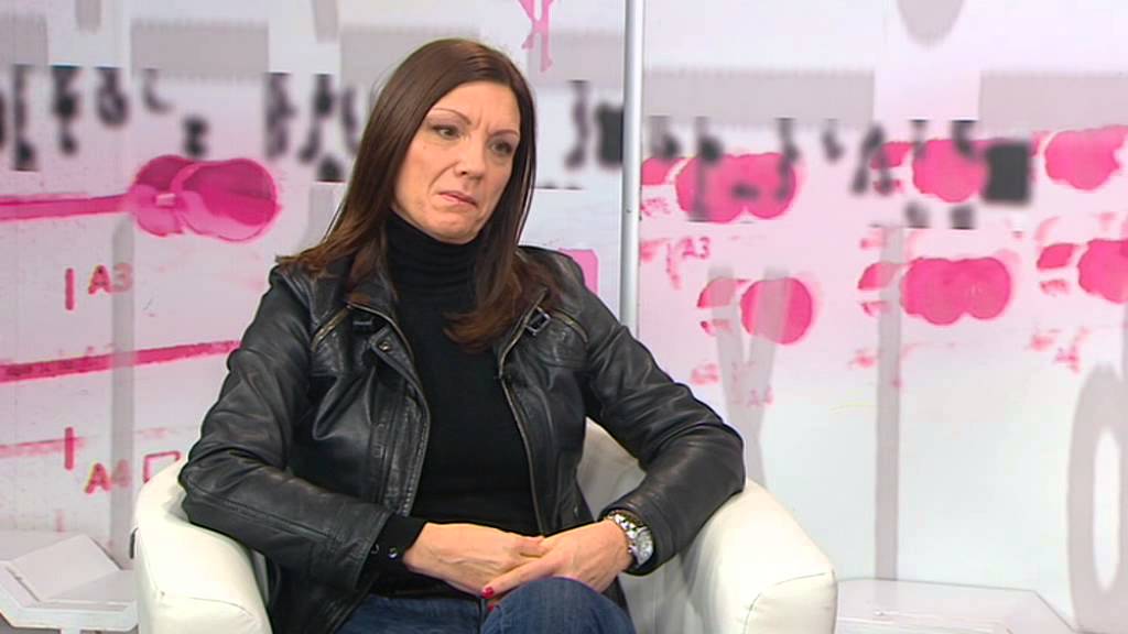 Novinarka RTV doživela šok zaradi vklenjene najstnice: Naj te vklenjeno in posilijo migranti ali pa policaji