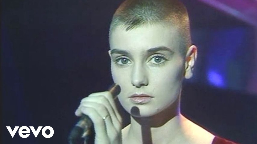 Umrla je Sinead O'Connor, njene zadnje objave pričajo o največji bolečini, s katero se je spopadala