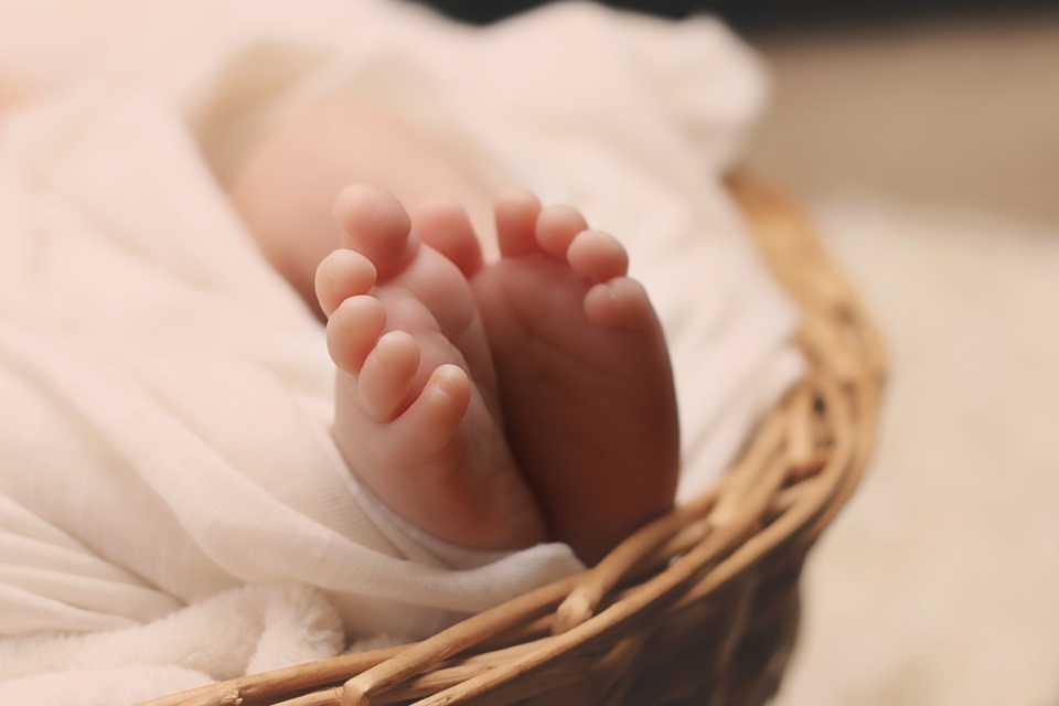 Na Glinškovi ploščadi v Ljubljani rodila dvojčka, pomagali gasilci