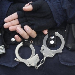 FOTO: Rezali so ga iz avta, pristala sta v vodi