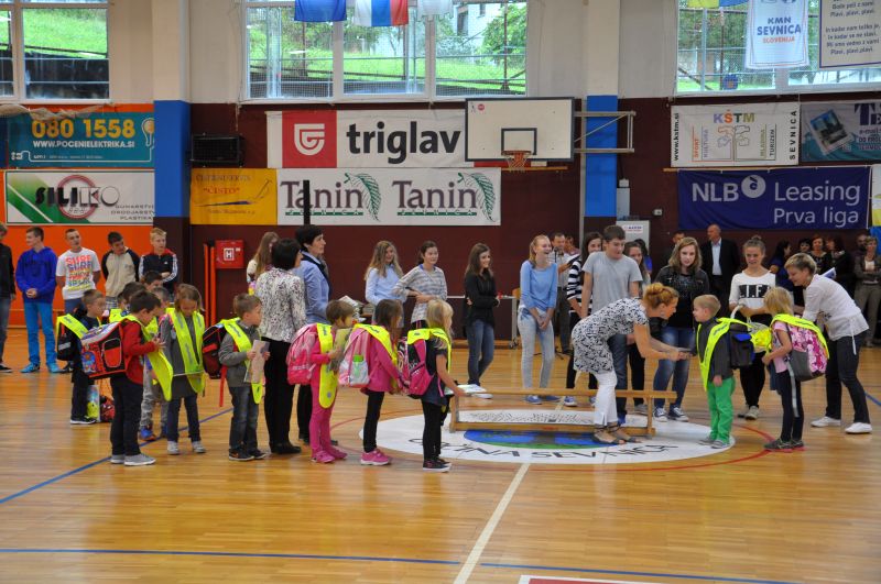 FOTO: Prvi šolski dan na Sevniškem