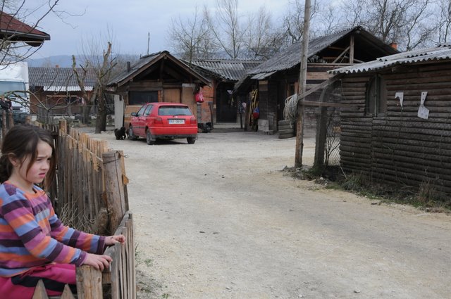 V program je vključenih največ Romov, ker nimajo zaključene osnovne šole, drugače pa program velja za vse; vir: Facebook