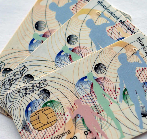 Nov udarec za denarnice: od marca dalje bomo za zdravstveni prispevek plačevali še več – razkrivamo koliko