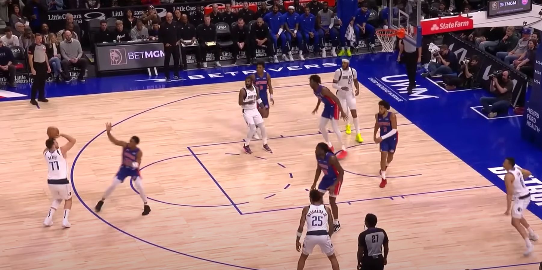 Pa to ni res: Luka Dončić z novim rekordom Lige NBA, vsi mu ploskajo