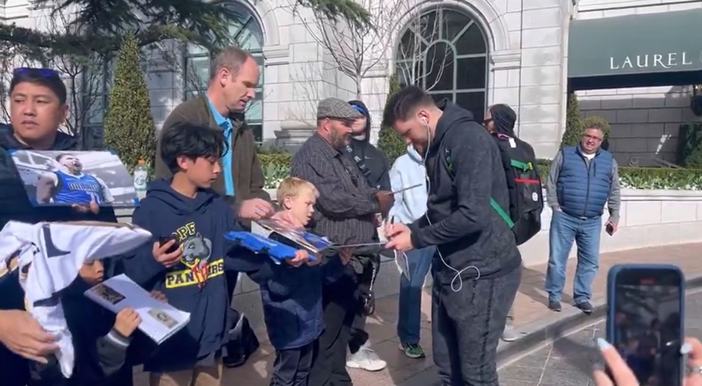 VIDEO: To zmore le Luka Dončić! Otroci so ga čakali pred hotelom