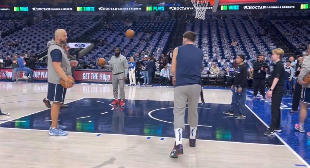 Dallas razbil Clipperse, Dončić prekinil ogrevanje z Milićem, ob igrišču ga je čakal legendarni Španec