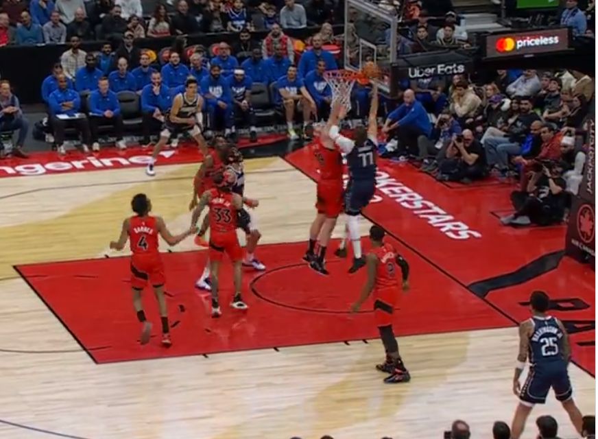 To je Luki Dončiću uspelo 1. v zgodovini Ligi NBA! Nihče še ni tako proslavil rojstnega dne