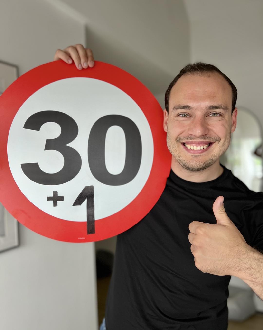 Dejan Vunjak : "Živjo 31! Ajde, da vidimo kaj si mi pripravla. Požen!