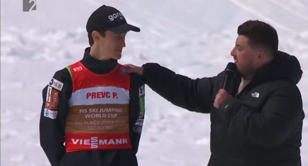 Ganljivi prizori iz Planice! Slovenski pevec Petra, ženo Mino in navijače ganil do solz