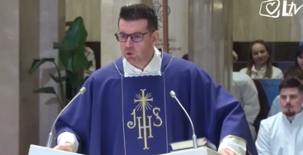 Duhovnik spregovoril o 'napudranih' ženskah in moške opozoril: Pomembno je, da ste previdni, da vas ne izigrajo
