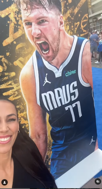 VIDEO: Tina Gaber in Robert Golob, utrinki iz tekme NBA