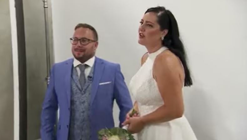V Poroki na prvi pogled gledalci samo debelo gledali: kako so lahko združili ta par?