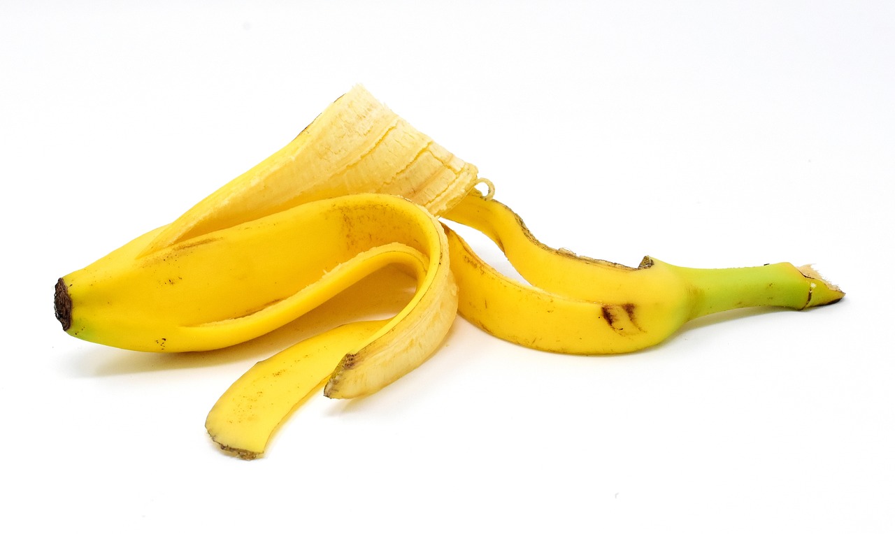Ste vedeli? Tako bananin olupek vpliva na napetost kože
