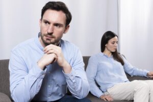 Emotivna drama, žena razkrila 22-letno afero med možem in mamo