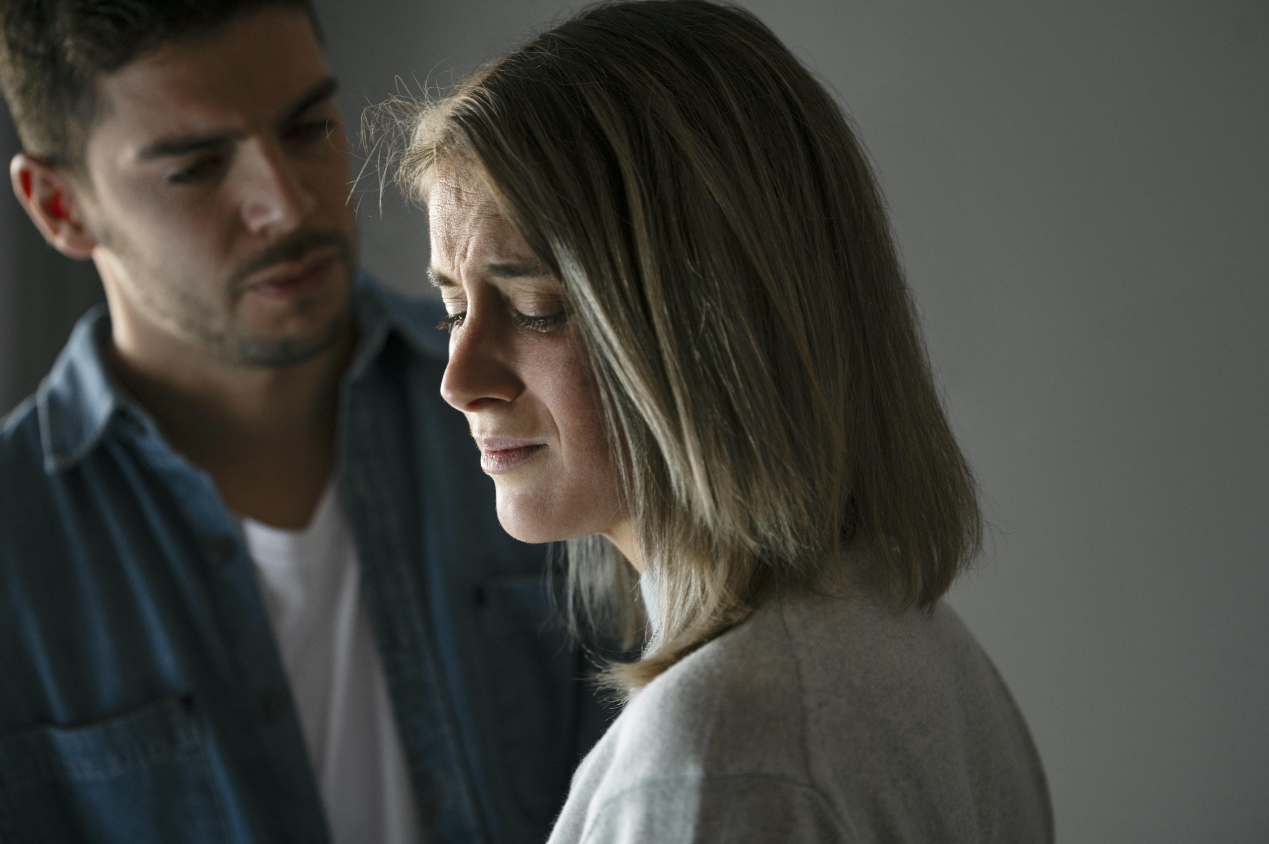 Emotivna drama, žena razkrila 22-letno afero med možem in mamo