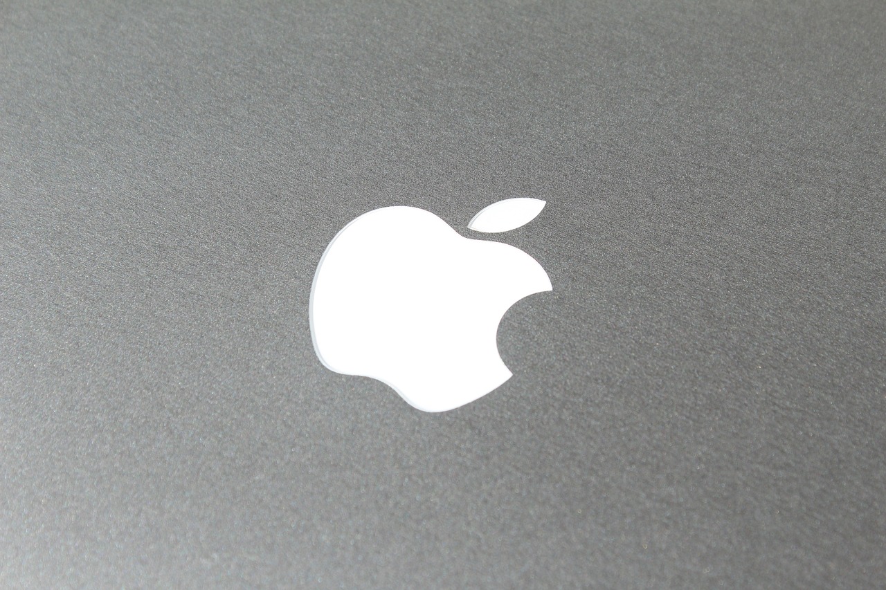 Google in Apple pod grožnjo prepovedi vstopa v Rusijo