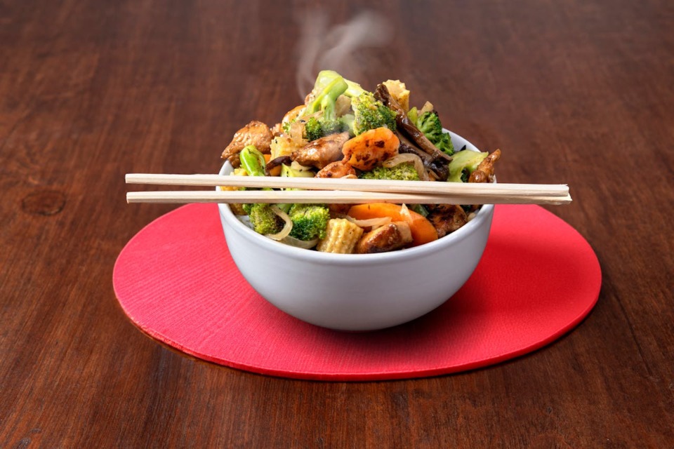 Piščančji stir-fry z zelenjavo.