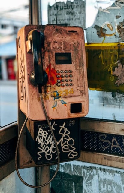 Telefonske govorilnice: Za TO se uporabljajo danes