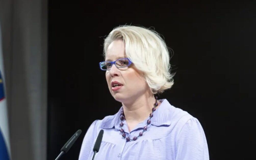 Urška Klakočar Zupančič: Vodi Slovenijo naprej