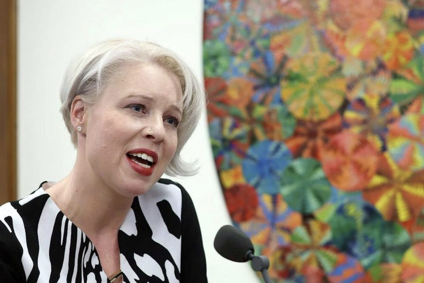 Urška Klakočar Zupančič: Vodi Slovenijo naprej