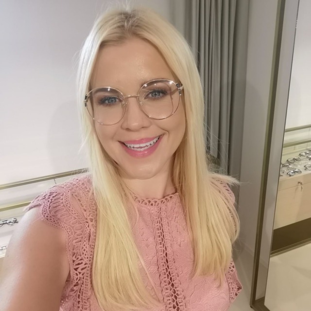 Priljubljena slovenska pevka potrdila, da pričakuje otroka! To pa je naredila na skrivaj ...