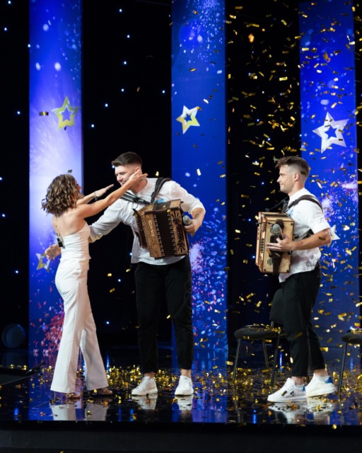Žirantka Ana pritisnila zlati gumb za harmonikarja, gledalci ogorčeni