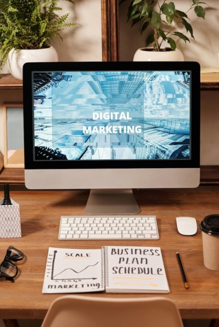 Megabordi in gigabordi so pogosto del širše promocijske kampanje.