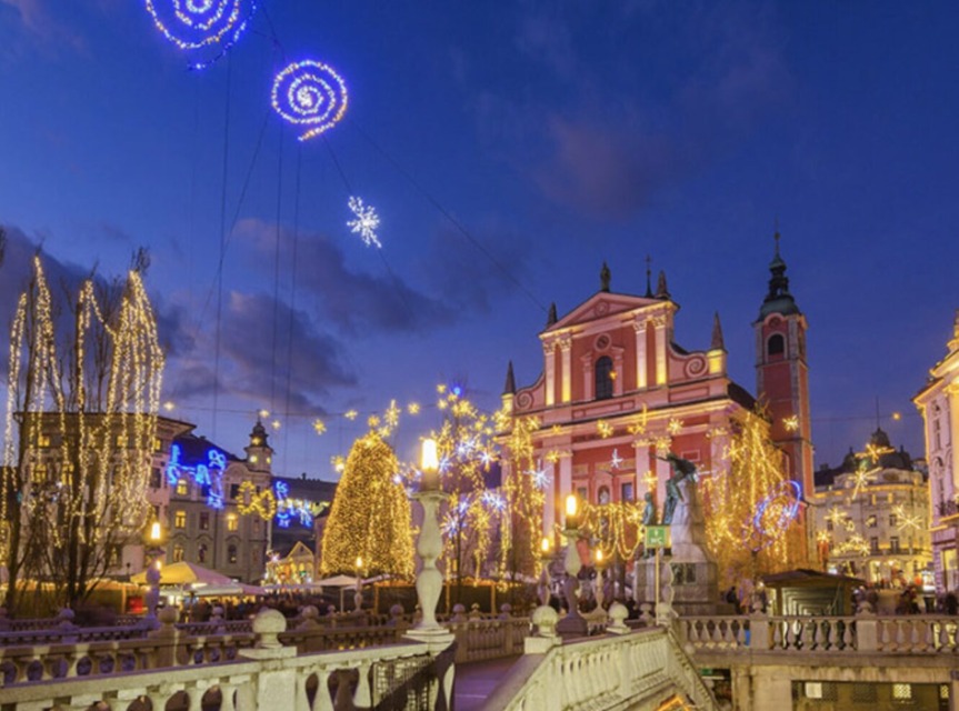 Čarobni december na obzorju: Preverite, kdaj bodo prižigi prazničnih luči v slovenskih mestih!