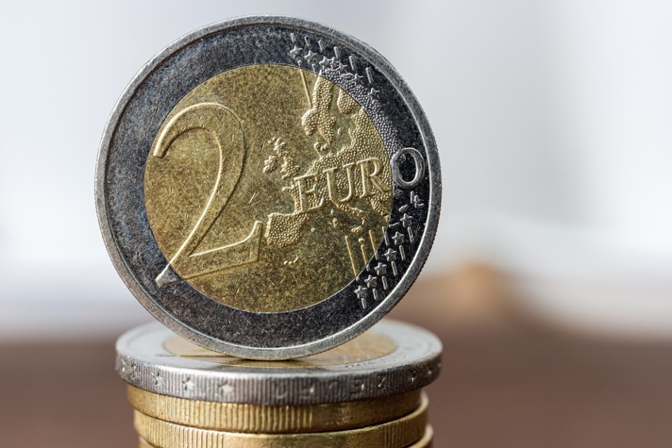 Slovenci, preverite svoje denarnice: Nekdo ta kovanec za 2 evra prodaja za 10.000 evrov